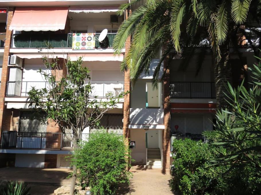 Coqueto Alojamiento Con Banera De Hidromasaje Apartment Tarragona Exterior photo